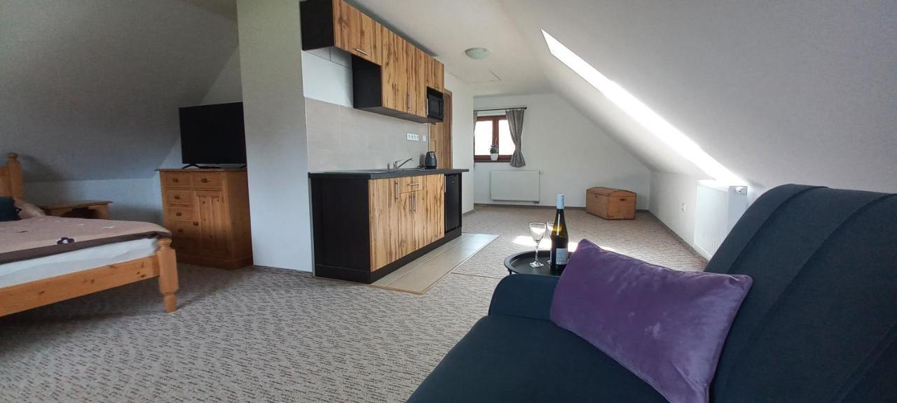 Apartman V Jame Černá v Pošumaví Exteriör bild